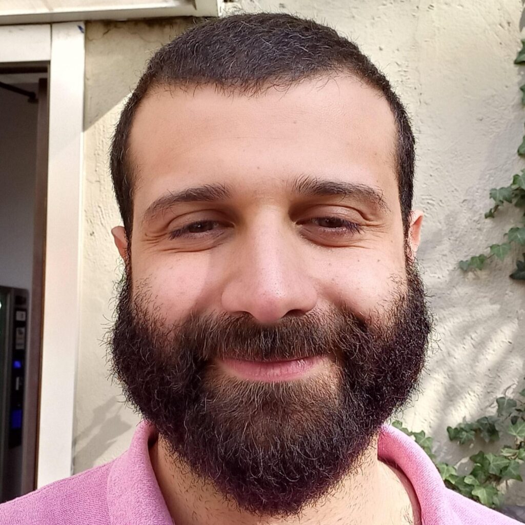 DAVIDE CUCCURUGNANI - CORSO MONTAGGIO CINEMATOGRAFICO (2023)
Sta lavorando con la produzione Tramp Limited